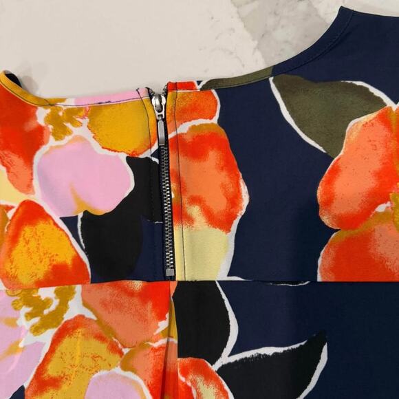 Maurice’s Delton Floral Zipper Back Short Tab Sleeve Blouse Womens Small Relaxed - Picture 7 of 7